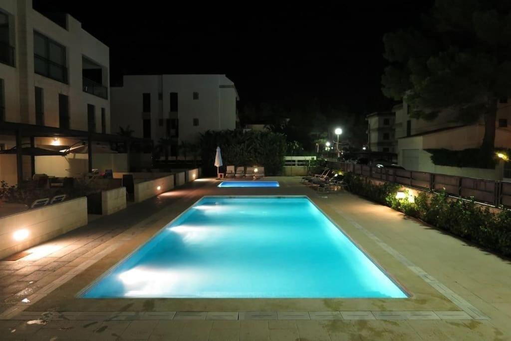 Apartment La Nau - Fantastic Apartment With Hot Tub And Pool, Just Steps Away From Beach Port de Pollenca Exterior photo